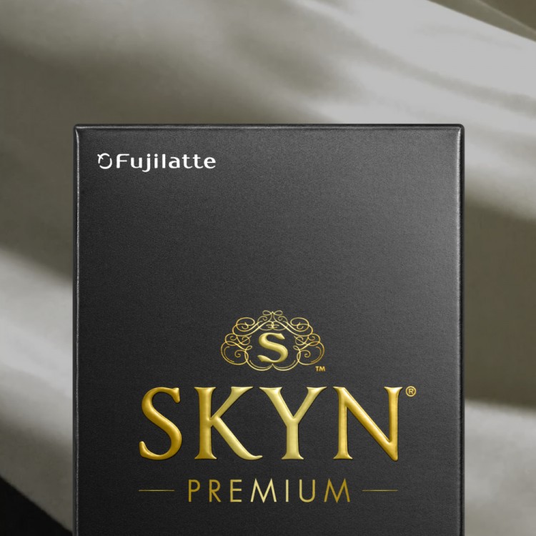 SKYN Premiumのパッケージ。黒とゴールドのデザイン