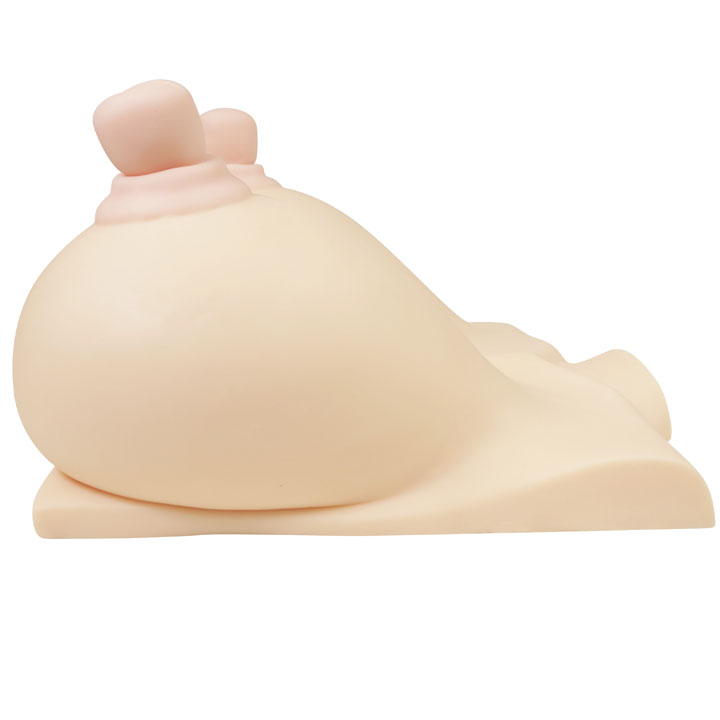 超爆乳チチイレタを横から見た厚みと台座部分
