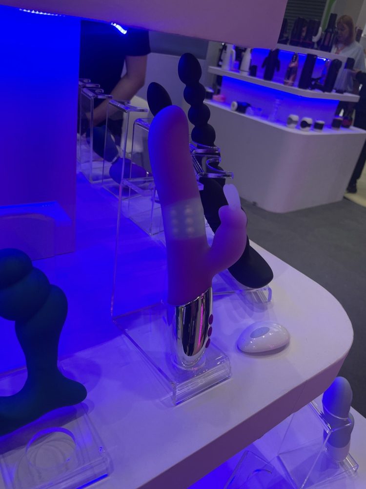 API EXPO 2025で展示されていたバイブ