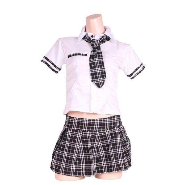 チェックスカートでつくる姉系トラッドスクール制服